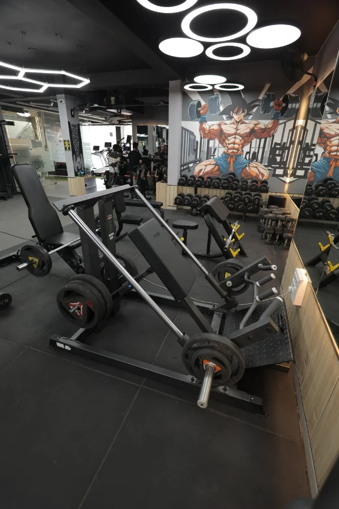 Resistance machine in the strength zone